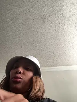 Snapshot of butterflybootyy chatting on December 3, 2024, 8:39 pm butterflybootyy online show from December 3, 2024, 8:39 pm