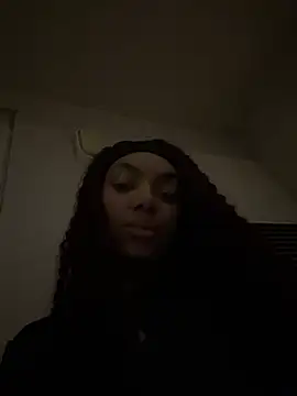 Snapshot of butterflybootyy chatting on December 16, 2024, 3:40 am butterflybootyy online show from December 16, 2024, 3:40 am