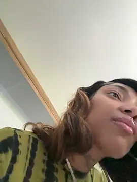 Snapshot of butterflybootyy chatting on September 10, 2025, 3:12 pm butterflybootyy online show from September 10, 2025, 3:12 pm