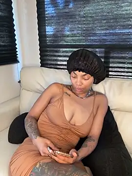 Snapshot of butterflybootyy chatting on September 18, 2025, 6:21 pm butterflybootyy online show from September 18, 2025, 6:21 pm