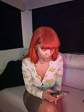 Snapshot of butterflybootyy chatting on October 18, 2025, 5:21 am butterflybootyy online show from October 18, 2025, 5:21 am