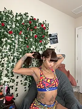 butterflybootyy online show from November 4, 2025, 3:33 pm