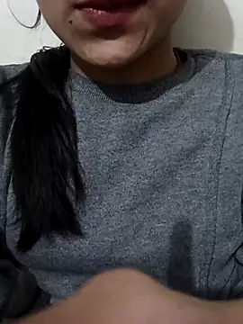 Snapshot of Riyu_05 chatting on December 21, 2024, 7:24 am Riyu 05 online show from December 21, 2024, 7:24 am