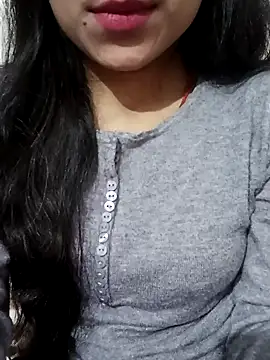 Snapshot of Riyu_05 chatting on February 3, 2025, 6:56 am Riyu 05 online show from February 3, 2025, 6:56 am