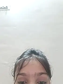 Snapshot of Riyu_05 chatting on February 5, 2025, 10:19 am Riyu 05 online show from February 5, 2025, 10:19 am