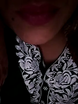 Snapshot of Riyu_05 chatting on March 5, 2025, 8:43 am Riyu 05 online show from March 5, 2025, 8:43 am