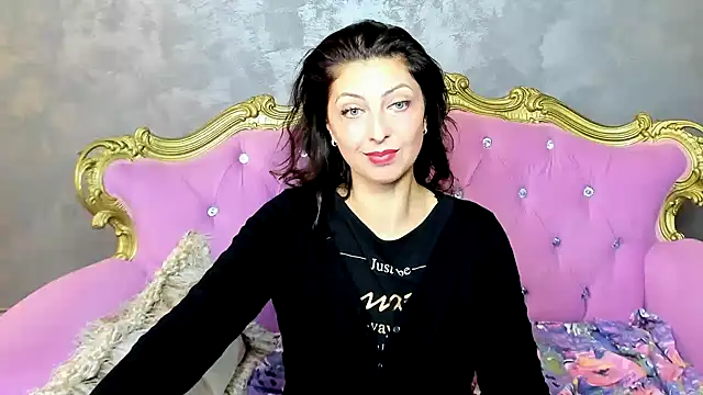 DivinSandra online show from January 10, 2025, 8:51 am