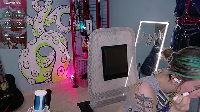 Snapshot of Cumpotik_Eve chatting on February 12, 2026, 2:17 am Cumpotik Eve online show from February 12, 2026, 2:17 am