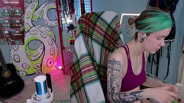 Snapshot of Cumpotik_Eve chatting on February 18, 2026, 2:51 am Cumpotik Eve online show from February 18, 2026, 2:51 am