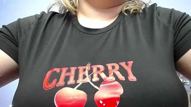 ZannaDreil online show from March 13, 2025, 1:32 am