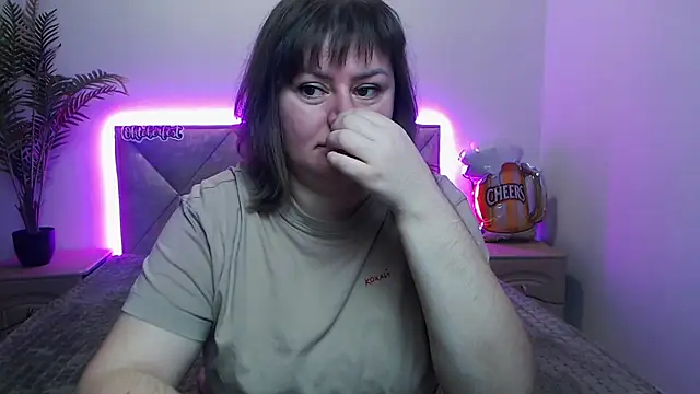 ZannaDreil online show from September 24, 2025, 6:11 pm