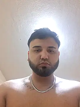 SINUECASTILLO online show from February 15, 2026, 8:57 am