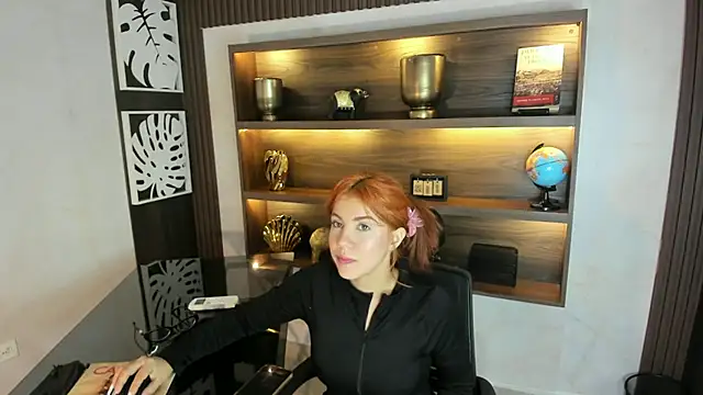 MelaniieRoux online show from April 10, 2026, 7:40 pm