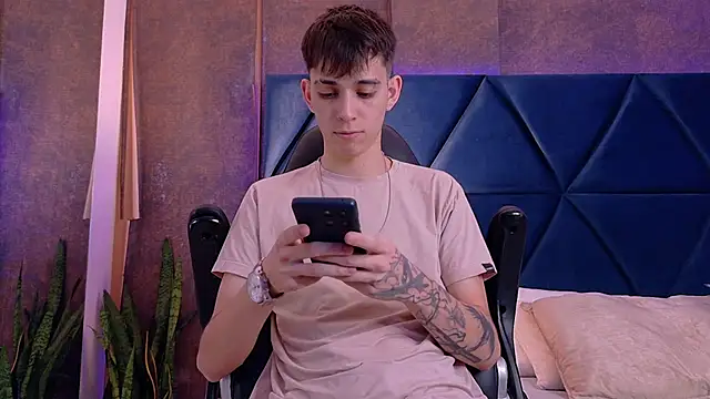 Lion Foster01 online show from May 29, 2026, 11:58 pm