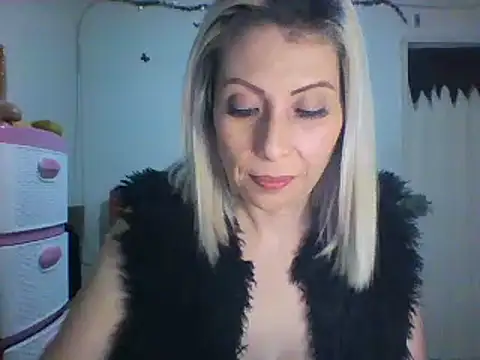 Snapshot of alixia81 chatting on January 31, 2025, 2:15 am alixia81 online show from January 31, 2025, 2:15 am