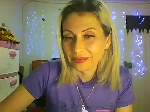 Snapshot of alixia81 chatting on February 14, 2025, 6:56 am alixia81 online show from February 14, 2025, 6:56 am