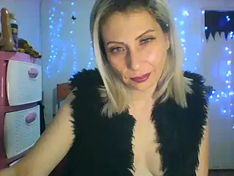 Snapshot of alixia81 chatting on February 17, 2025, 4:31 am alixia81 online show from February 17, 2025, 4:31 am