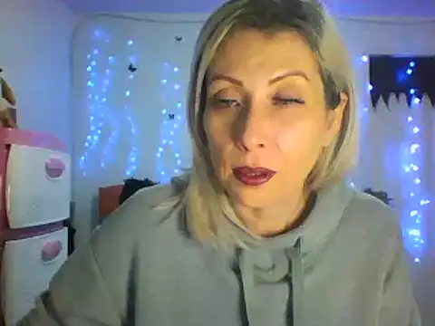 Snapshot of alixia81 chatting on February 20, 2025, 11:32 pm alixia81 online show from February 20, 2025, 11:32 pm