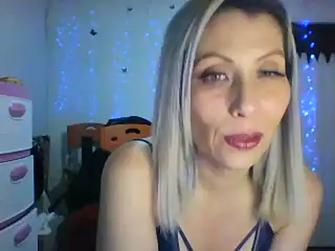 Snapshot of alixia81 chatting on March 2, 2025, 2:41 am alixia81 online show from March 2, 2025, 2:41 am