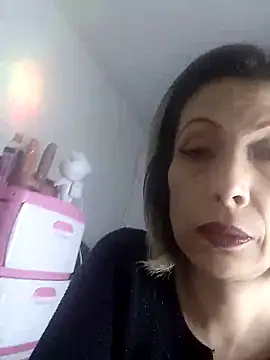 Snapshot of alixia81 chatting on September 9, 2025, 11:37 pm alixia81 online show from September 9, 2025, 11:37 pm