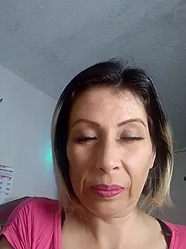 Snapshot of alixia81 chatting on September 11, 2025, 11:38 pm alixia81 online show from September 11, 2025, 11:38 pm