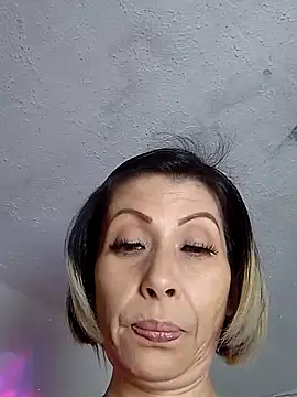 Snapshot of alixia81 chatting on September 18, 2025, 10:23 pm alixia81 online show from September 18, 2025, 10:23 pm