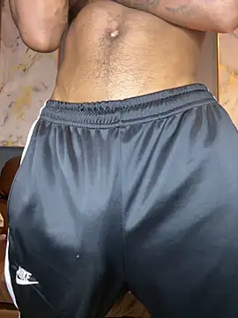 AaronCruz  online show from February 7, 2025, 1:25 am