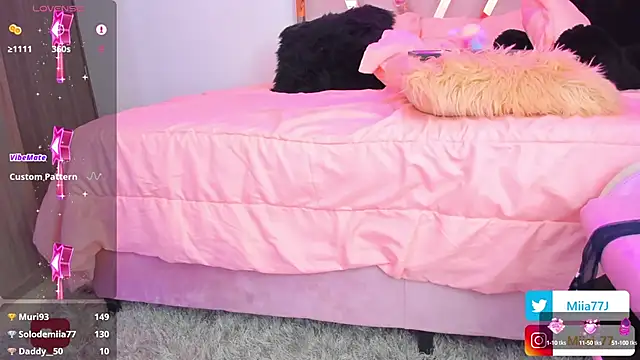 Snapshot of Miia77_ chatting on December 22, 2024, 5:56 am Miia77  online show from December 22, 2024, 5:56 am