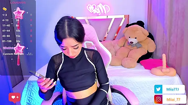 Snapshot of Miia77_ chatting on September 17, 2025, 3:30 am Miia77  online show from September 17, 2025, 3:30 am