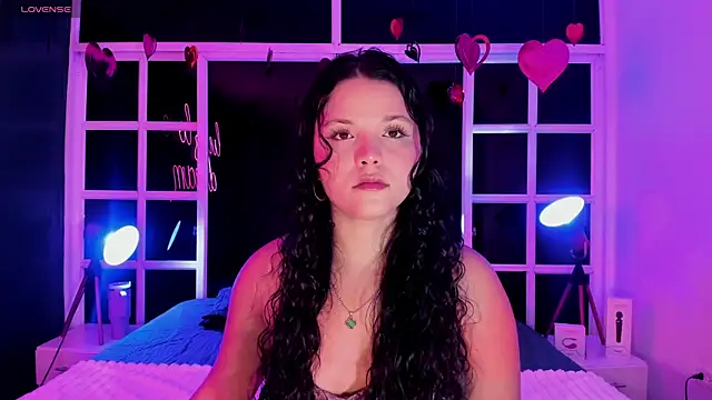 LottiCarter online show from February 7, 2025, 1:25 am