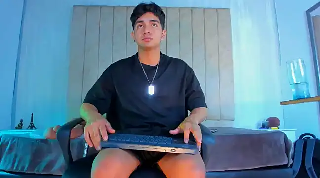 Snapshot of Muichiro_tokito1 chatting on January 17, 2025, 3:23 am Muichiro tokito1 online show from January 17, 2025, 3:23 am