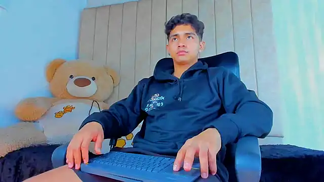 Snapshot of Muichiro_tokito1 chatting on February 1, 2025, 4:24 am Muichiro tokito1 online show from February 1, 2025, 4:24 am