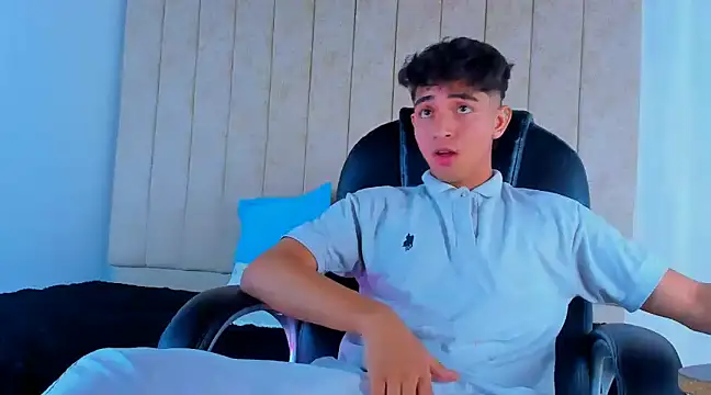 Snapshot of Muichiro_tokito1 chatting on March 16, 2025, 4:30 am Muichiro tokito1 online show from March 16, 2025, 4:30 am