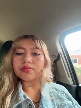 amanda-medrano1 online show from February 21, 2026, 2:29 pm