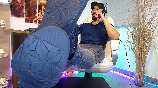 alessandro wye online show from March 16, 2025, 7:48 am