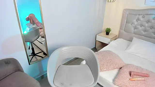 Snapshot of escarleth__ chatting on October 7, 2025, 12:57 pm escarleth online show from October 7, 2025, 12:57 pm