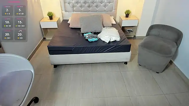 escarleth   online show from February 21, 2026, 1:23 pm