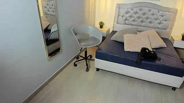Snapshot of escarleth__ chatting on June 26, 2026, 1:59 pm escarleth online show from June 26, 2026, 1:59 pm