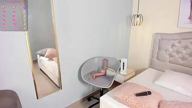 Snapshot of escarleth__ chatting on July 8, 2026, 1:37 pm escarleth online show from July 8, 2026, 1:37 pm