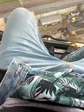 Snapshot of zilzop chatting on December 16, 2025, 1:16 pm zilzop online show from December 16, 2025, 1:16 pm