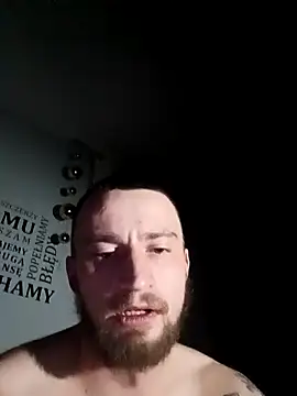 wariacik0024 online show from February 12, 2026, 1:22 am