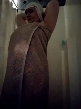 Snapshot of lilbishmiss chatting on February 17, 2026, 10:27 pm lilbishmiss online show from February 17, 2026, 10:27 pm