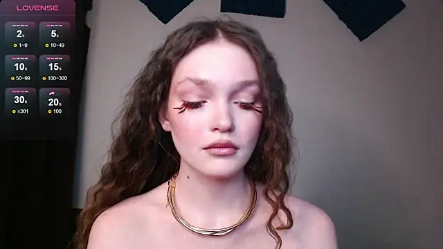 stellapayne1 online show from March 22, 2025, 7:20 pm