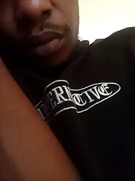 Snapshot of izinjamfee2 chatting on November 1, 2025, 7:32 am izinjamfee2 online show from November 1, 2025, 7:32 am