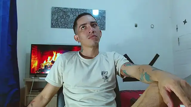 targuerian22 online show from January 17, 2025, 2:39 am