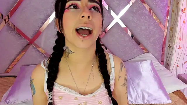 hanna  azumi online show from February 28, 2025, 7:58 am