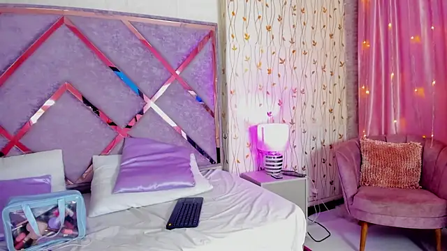 hanna  azumi online show from March 6, 2025, 3:57 am