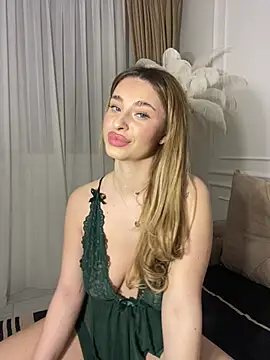 Snapshot of GraceCarther chatting on January 22, 2025, 7:03 pm GraceCarther online show from January 22, 2025, 7:03 pm