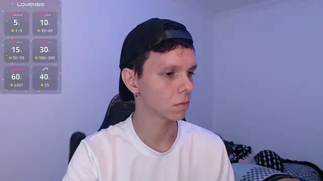 bryamado69 online show from December 18, 2025, 3:23 am