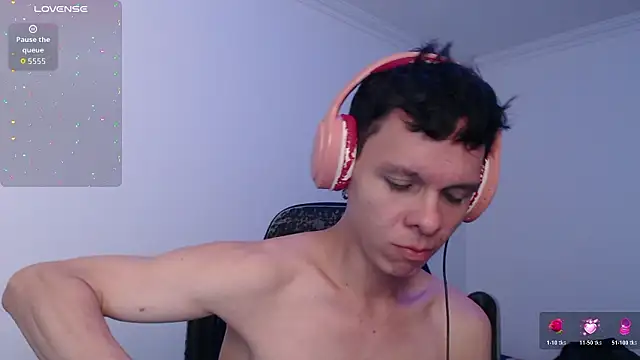 bryamado69 online show from February 17, 2026, 1:46 am